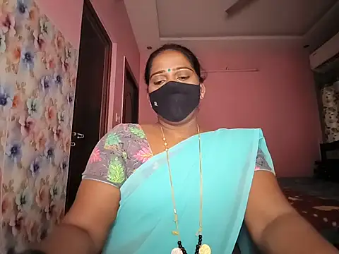 Snapshot of Meenakshy chatting on June 2026 05:02:01 AM Meenakshy online show from June 2026 05:02:01 AM