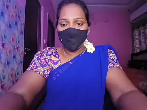 Snapshot of Meenakshy chatting on July 2026 04:45:01 AM Meenakshy online show from July 2026 04:45:01 AM