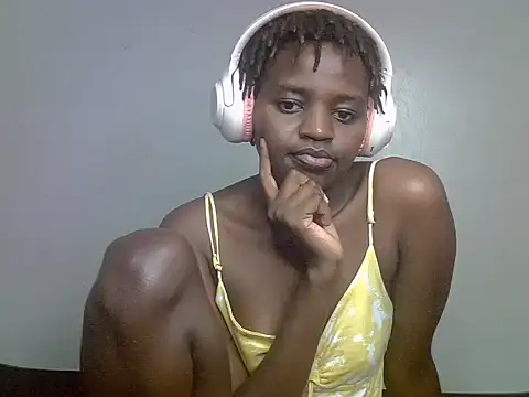 Snapshot of Sweet_smiles2 chatting on June 2026 05:14:02 AM Sweet smiles2 online show from June 2026 05:14:02 AM