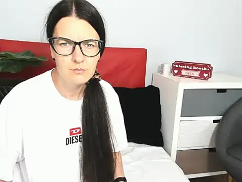 NadiaXlove online show from June 2026 02:25:02 PM