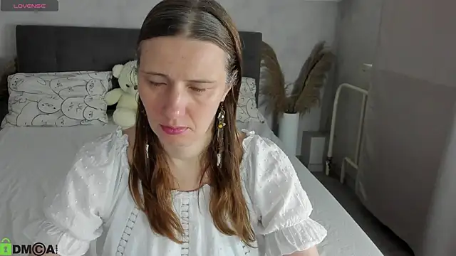 Snapshot of Kathrine-Meyer chatting on June 2026 01:00:01 AM Kathrine-Meyer online show from June 2026 01:00:01 AM