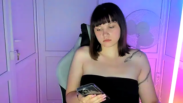 Snapshot of Vanilla_Vixen chatting on July 2026 04:07:02 AM Vanilla Vixen online show from July 2026 04:07:02 AM