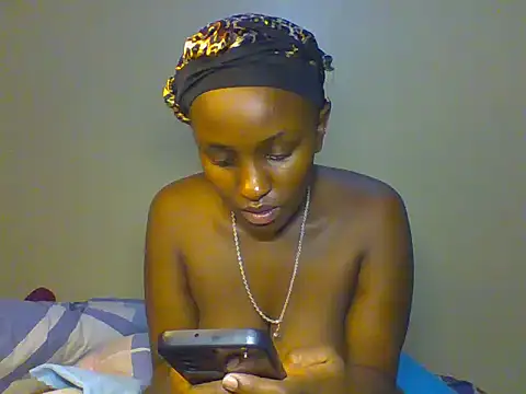 Snapshot of Sexie_bobbies chatting on June 2026 08:14:02 PM Sexie bobbies online show from June 2026 08:14:02 PM