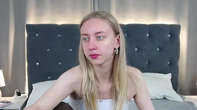 LirienVexx online show from July 2026 04:30:01 AM