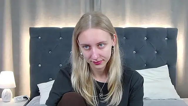 LirienVexx online show from June 2026 03:59:02 AM