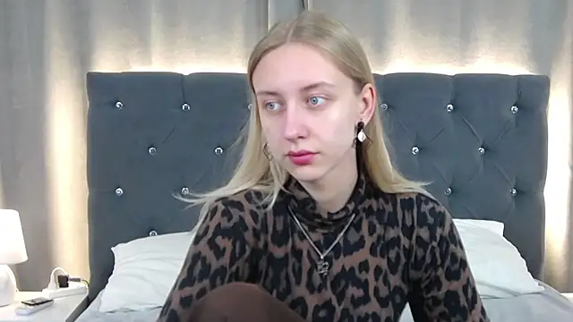 LirienVexx online show from June 2026 03:56:01 AM