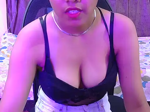 hot-ayra online show from June 2026 04:40:02 AM
