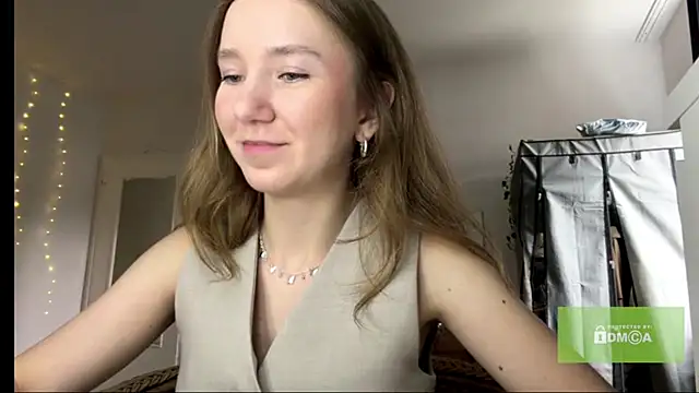 Snapshot of smalllisa chatting on July 2026 04:37:02 PM smalllisa online show from July 2026 04:37:02 PM