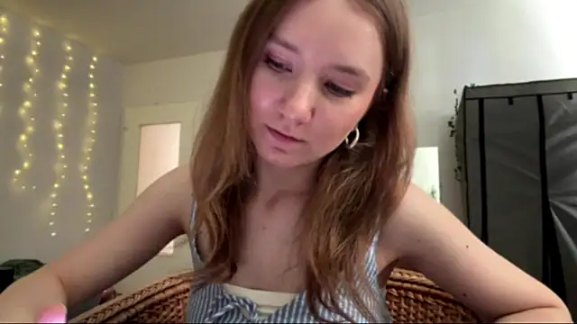 Snapshot of smalllisa chatting on June 2026 04:12:01 PM smalllisa online show from June 2026 04:12:01 PM