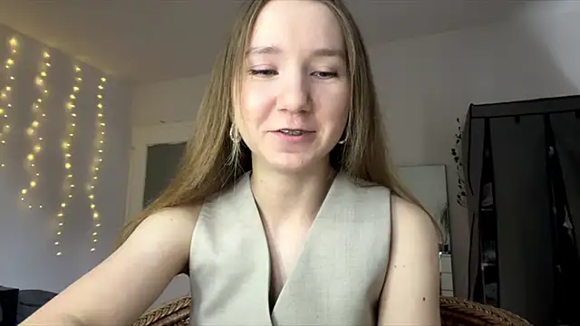 Snapshot of smalllisa chatting on June 2026 06:16:02 PM smalllisa online show from June 2026 06:16:02 PM