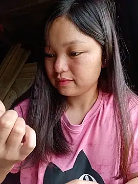 Snapshot of Linna-bae chatting on June 2026 01:03:01 AM Linna-bae online show from June 2026 01:03:01 AM