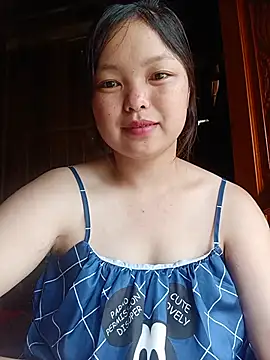 Snapshot of Linna-bae chatting on July 2026 12:21:01 AM Linna-bae online show from July 2026 12:21:01 AM