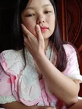 Snapshot of Linna-bae chatting on July 2026 01:10:02 AM Linna-bae online show from July 2026 01:10:02 AM