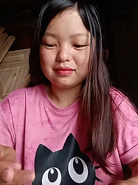 Snapshot of Linna-bae chatting on June 2026 12:32:01 AM Linna-bae online show from June 2026 12:32:01 AM