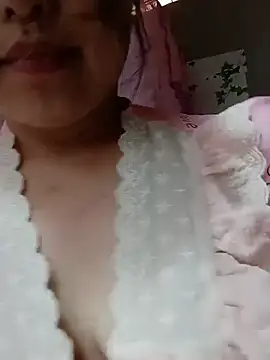 Snapshot of Linna-bae chatting on July 2026 01:12:02 AM Linna-bae online show from July 2026 01:12:02 AM