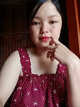 Snapshot of Linna-bae chatting on July 2026 01:45:02 AM Linna-bae online show from July 2026 01:45:02 AM