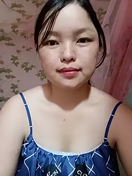 Snapshot of Linna-bae chatting on July 2026 06:03:02 AM Linna-bae online show from July 2026 06:03:02 AM