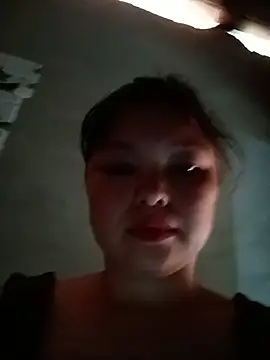 Snapshot of Linna-bae chatting on July 2026 01:05:01 AM Linna-bae online show from July 2026 01:05:01 AM