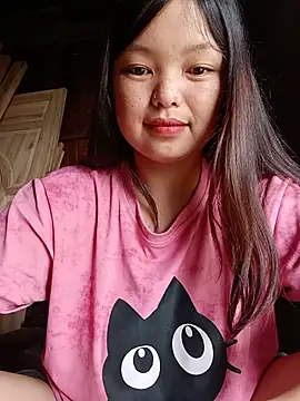Snapshot of Linna-bae chatting on June 2026 01:11:02 AM Linna-bae online show from June 2026 01:11:02 AM