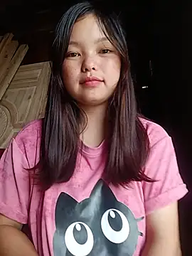Snapshot of Linna-bae chatting on June 2026 01:27:01 AM Linna-bae online show from June 2026 01:27:01 AM