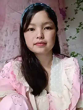 Snapshot of Linna-bae chatting on July 2026 09:20:01 AM Linna-bae online show from July 2026 09:20:01 AM