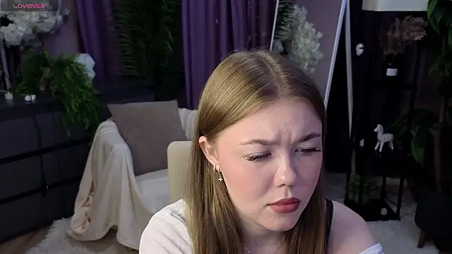 Snapshot of Lina_deels chatting on June 2026 06:57:01 PM Lina deels online show from June 2026 06:57:01 PM