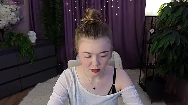 Snapshot of Lina_deels chatting on June 2026 07:30:02 PM Lina deels online show from June 2026 07:30:02 PM