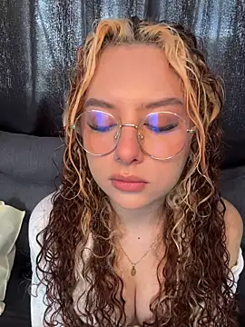 Snapshot of Joyce-fire chatting on June 2026 08:17:02 PM Joyce-fire online show from June 2026 08:17:02 PM