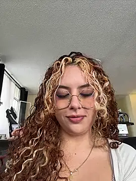Snapshot of Joyce-fire chatting on June 2026 07:19:02 PM Joyce-fire online show from June 2026 07:19:02 PM