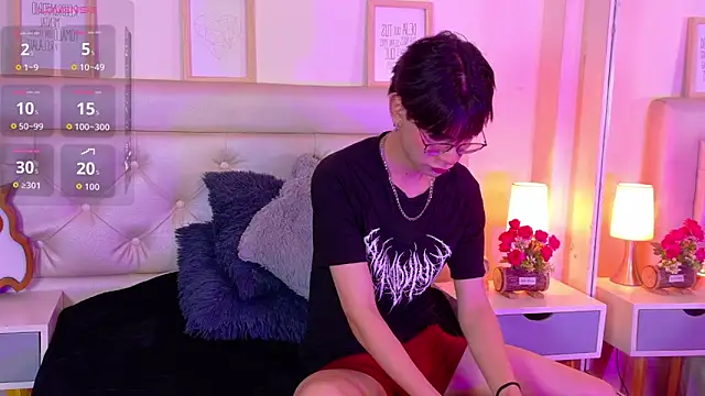 Kim Adrien online show from June 2026 03:33:02 AM