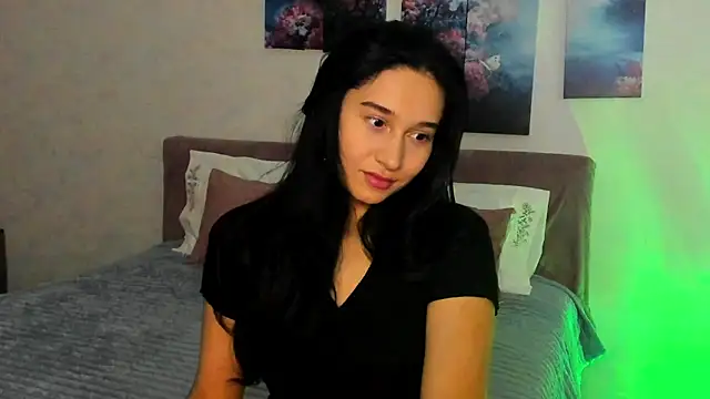 Camilla  Noor online show from June 2026 05:07:01 PM
