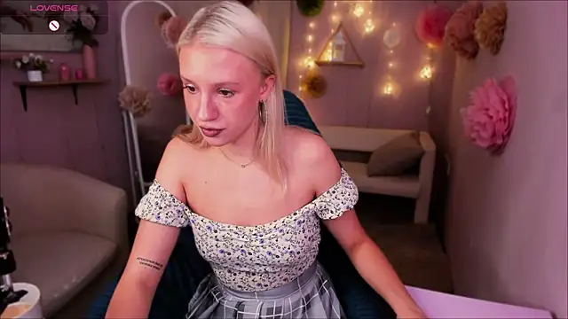 Angel Tessa online show from July 2026 08:52:01 PM