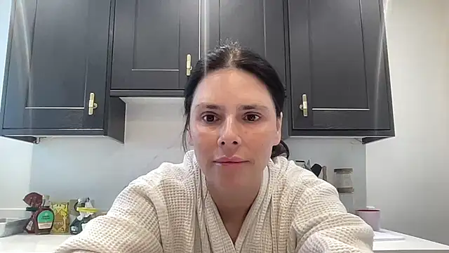 Snapshot of JadeLucy chatting on June 2026 07:35:02 AM JadeLucy online show from June 2026 07:35:02 AM