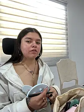 Snapshot of Camila_Duarte_2 chatting on June 2026 01:41:02 PM Camila Duarte 2 online show from June 2026 01:41:02 PM