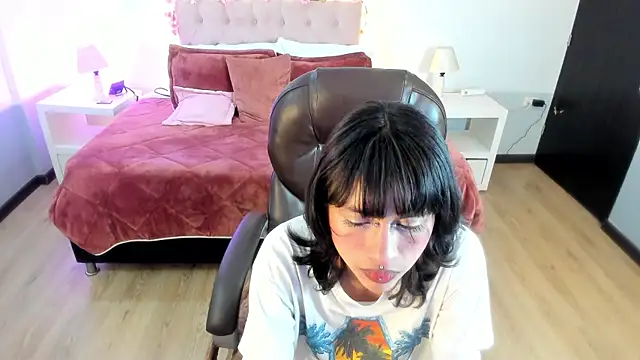 Snapshot of kat_cute__ chatting on June 2026 03:17:02 AM kat cute online show from June 2026 03:17:02 AM