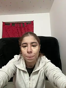 Cherry Luna1 online show from June 2026 12:32:01 AM