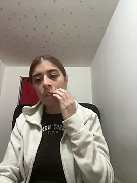 Cherry Luna1 online show from June 2026 11:36:02 PM