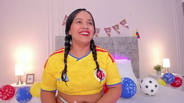 Snapshot of Emma-Velez chatting on June 2026 12:22:01 PM Emma-Velez online show from June 2026 12:22:01 PM
