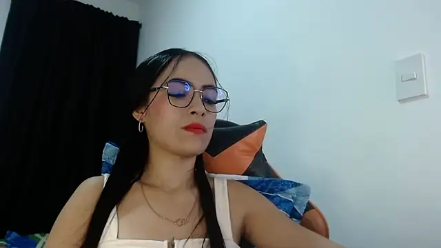 Snapshot of emaevans1 chatting on June 2026 02:24:02 AM emaevans1 online show from June 2026 02:24:02 AM