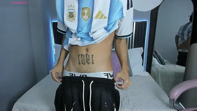 Snapshot of Axel_Mendozaa chatting on July 2026 08:27:02 PM Axel Mendozaa online show from July 2026 08:27:02 PM