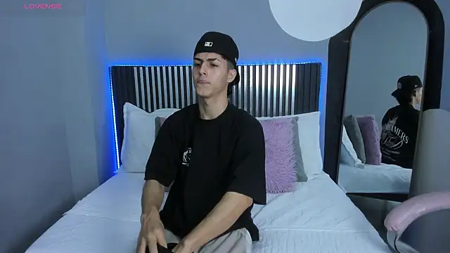 Snapshot of Axel_Mendozaa chatting on July 2026 07:31:01 PM Axel Mendozaa online show from July 2026 07:31:01 PM