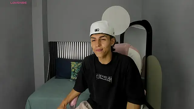 Snapshot of Axel_Mendozaa chatting on June 2026 09:08:01 PM Axel Mendozaa online show from June 2026 09:08:01 PM