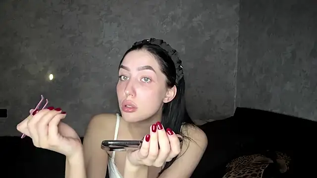 Snapshot of Ailish_Loveee chatting on June 2026 03:21:01 PM Ailish Loveee online show from June 2026 03:21:01 PM