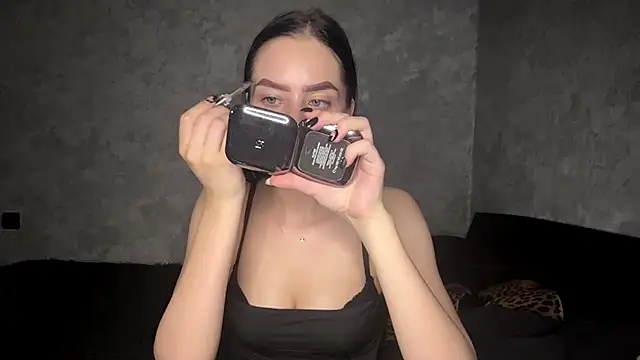 Snapshot of Ailish_Loveee chatting on July 2026 03:57:01 PM Ailish Loveee online show from July 2026 03:57:01 PM