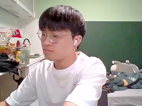 Yang 571 online show from June 2026 07:37:02 PM