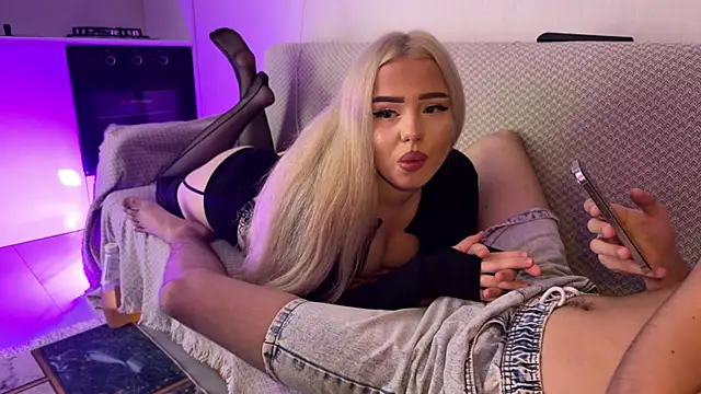 Blonde88888 online show from June 2026 09:59:01 PM