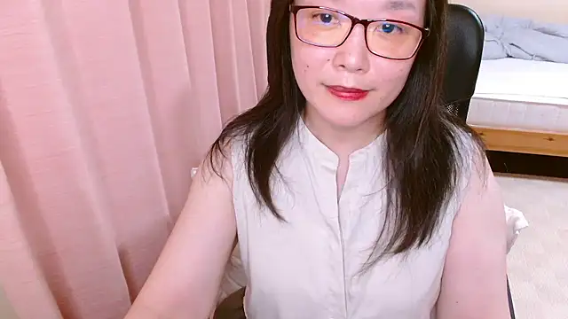 LENA-xo online show from July 2026 02:56:02 PM