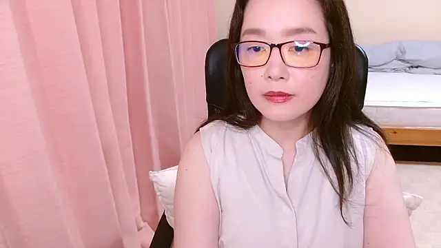 LENA-xo online show from July 2026 06:20:01 AM