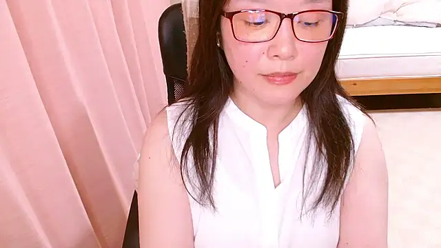 LENA-xo online show from June 2026 03:57:01 PM