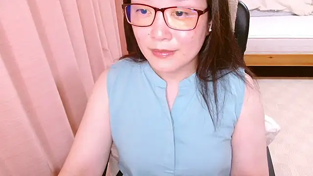 LENA-xo online show from July 2026 03:23:02 PM